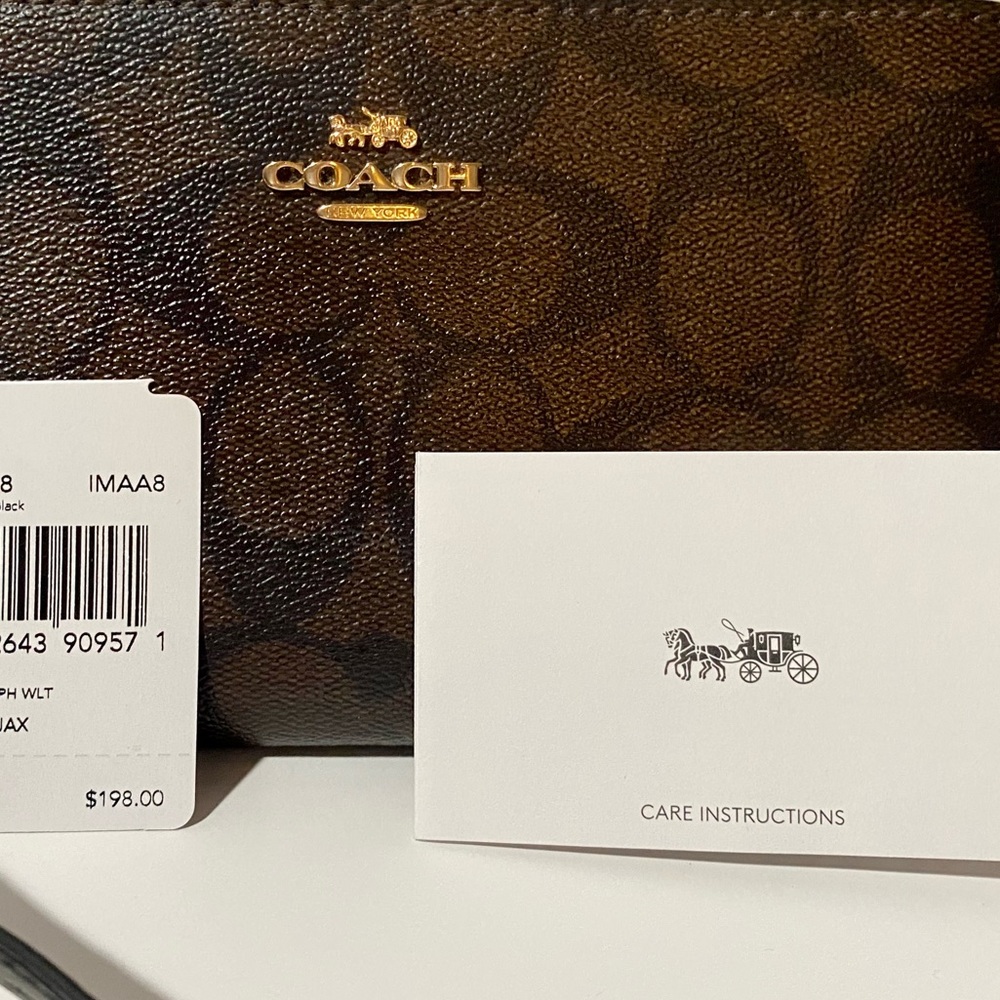 (NWT)…Beautiful Coach ‘Signature’               Brown/Black Wallet.